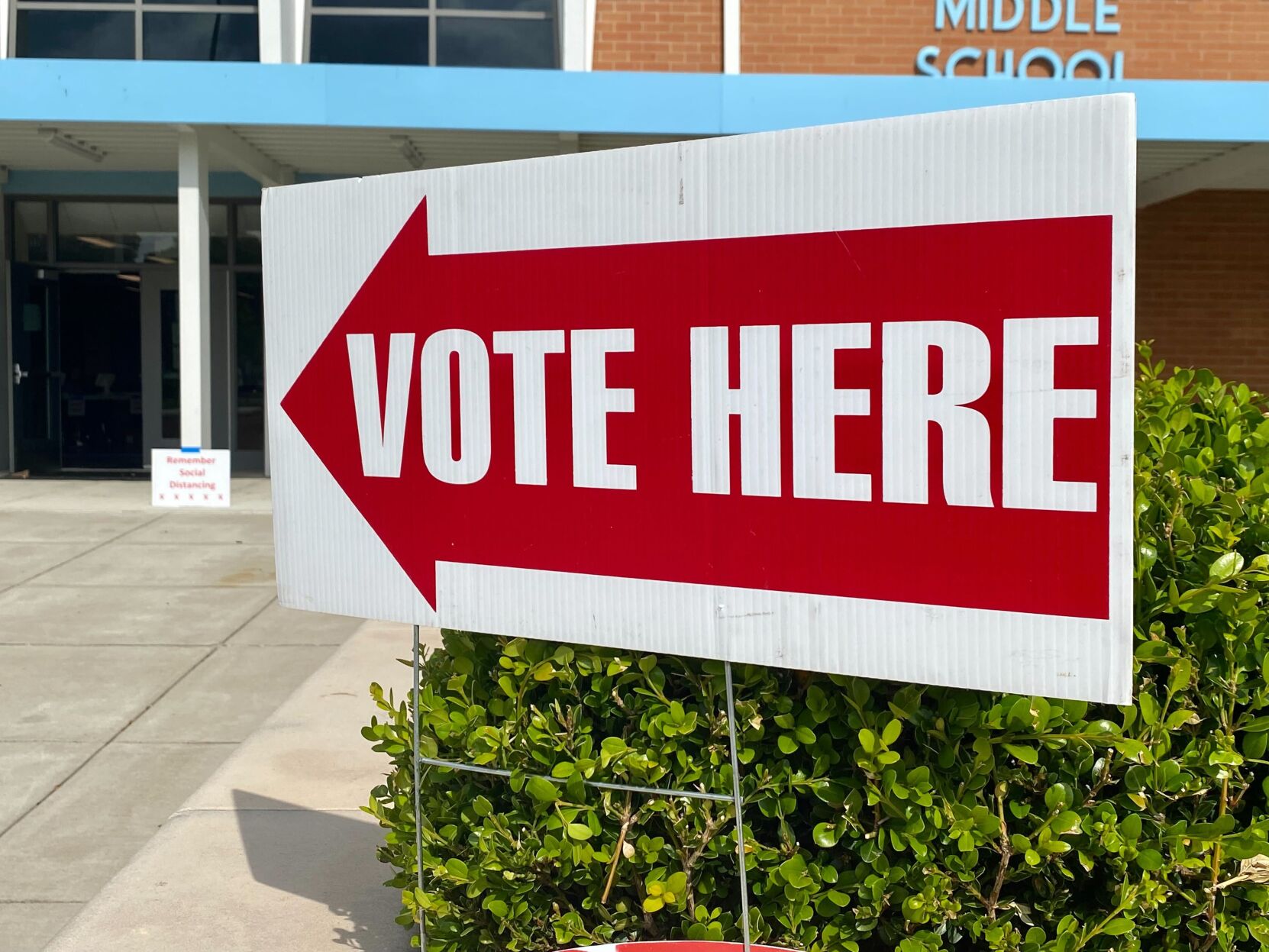 Democrat Taylor and Republican Savage-Short Vie for MNPS’ Only Contested Seat